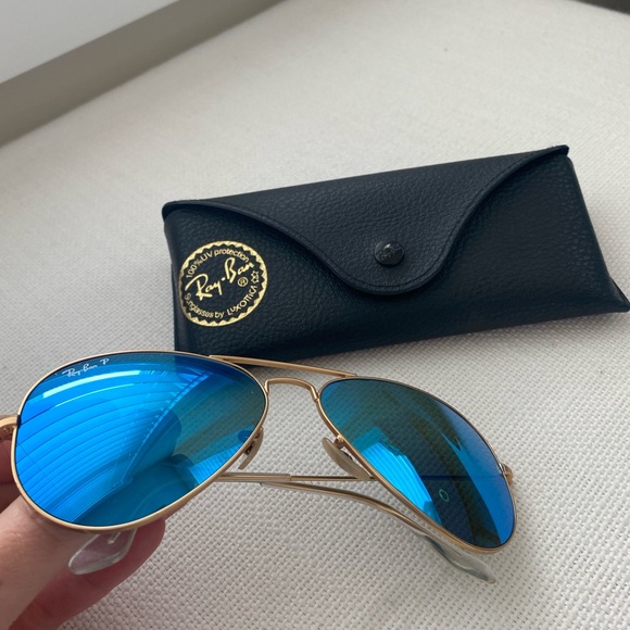 Ray Ban Polarized Flash Aviator - Blue Mirror & Gold Frame - Picture 4 of 9